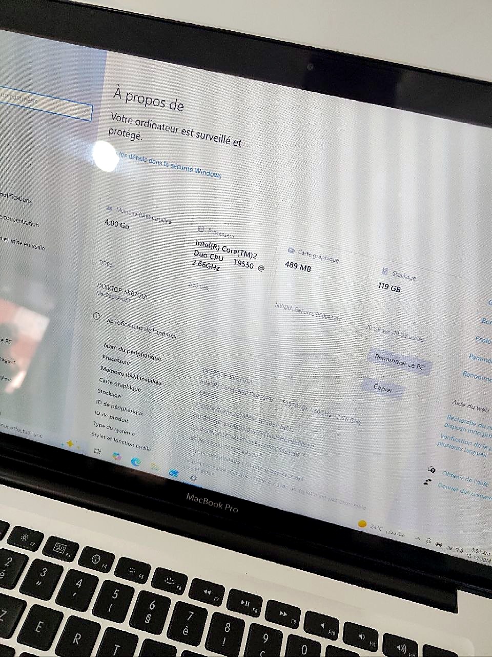 Apple MacBook Pro 15" Core 2 Duo 2,66 GHz 4 Go SSD 120 Go (occasion)