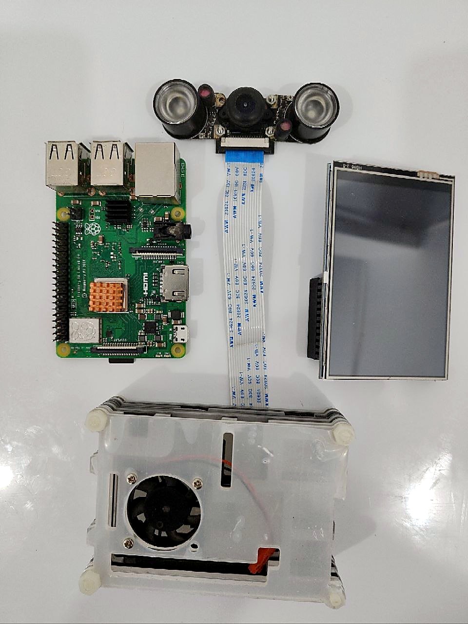 Kit Raspberry Pi 3 avec écran tactile, caméra infrarouge et boîtier ventilé (neuf)